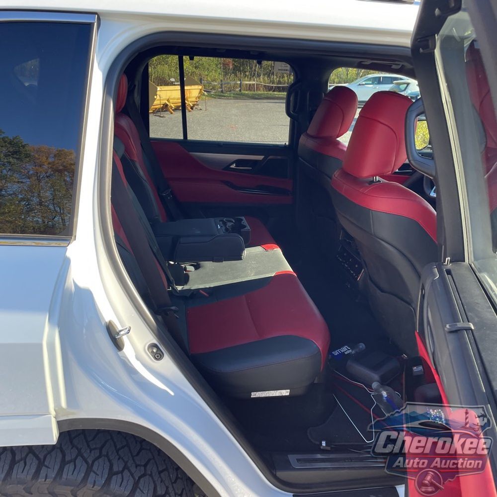 2024 Lexus LX 600 F SPORT Handling