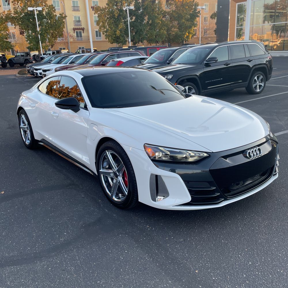 2022 Audi e-tron GT Premium Plus
