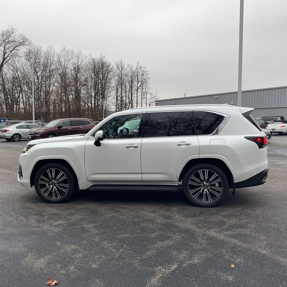 2022 Lexus LX 600 Luxury