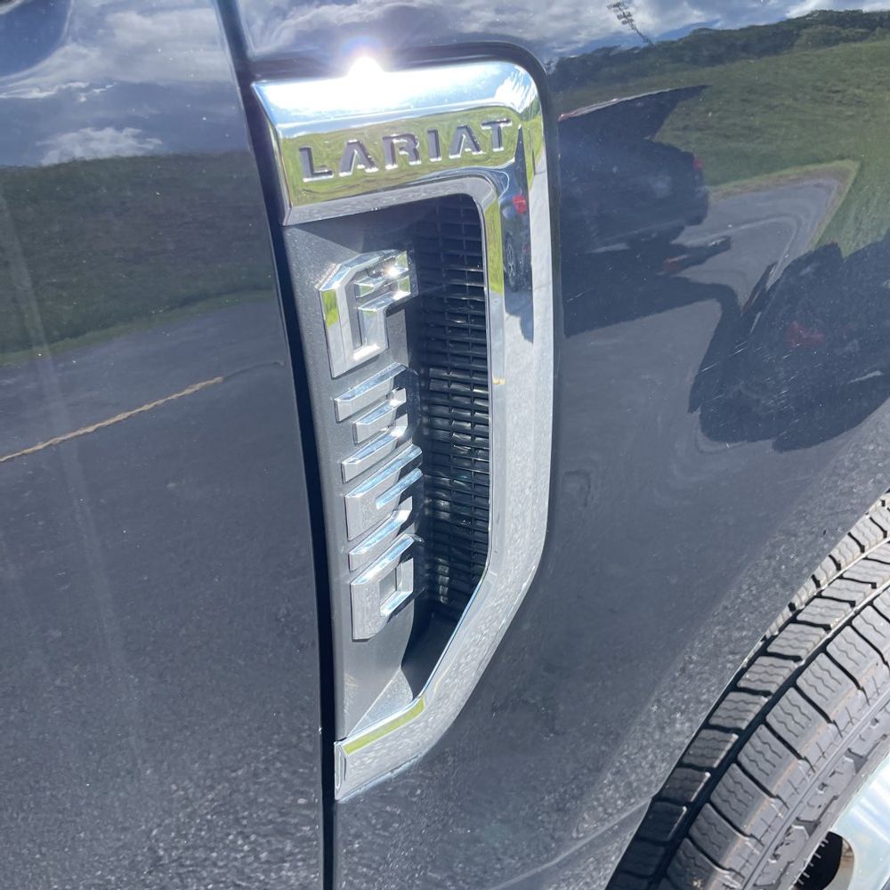 2022 Ford F-350 Super Duty Lariat
