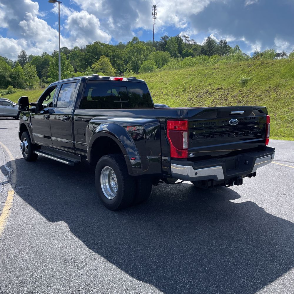2022 Ford F-350 Super Duty Lariat