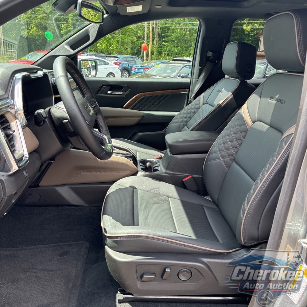 2025 GMC Canyon Denali
