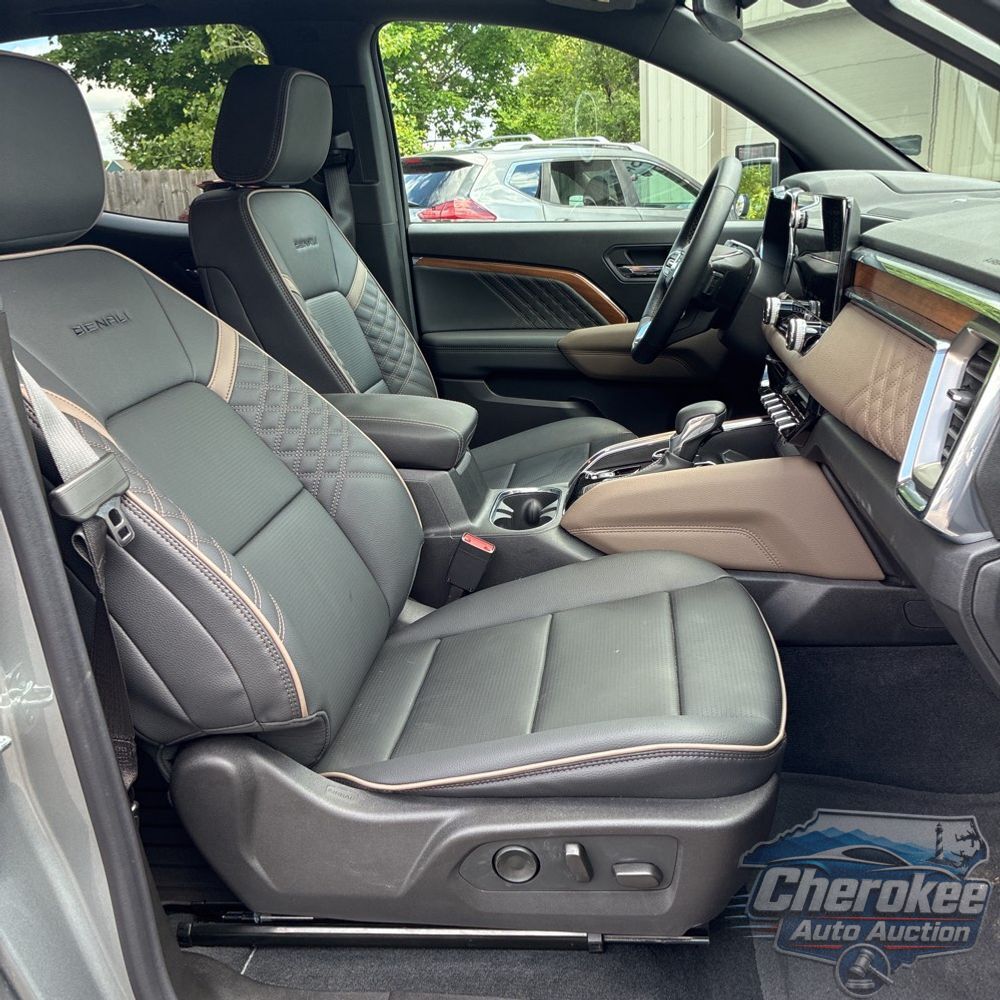 2025 GMC Canyon Denali