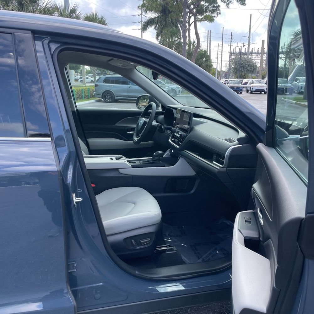 2024 Toyota Grand Highlander XLE