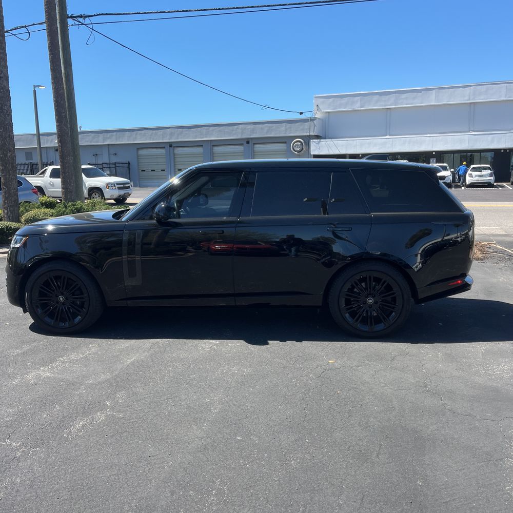 2023 Land Rover Range Rover P530 SE LWB