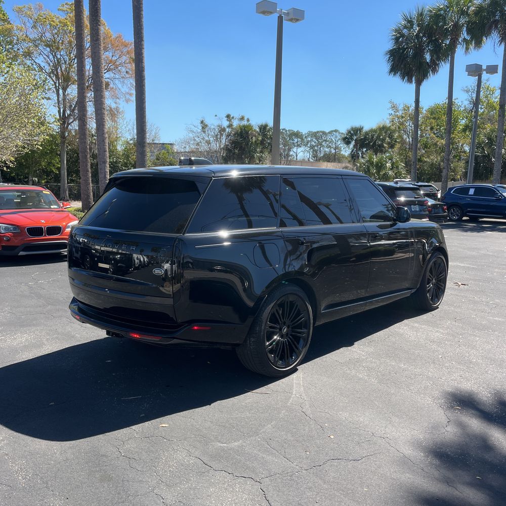 2023 Land Rover Range Rover P530 SE LWB