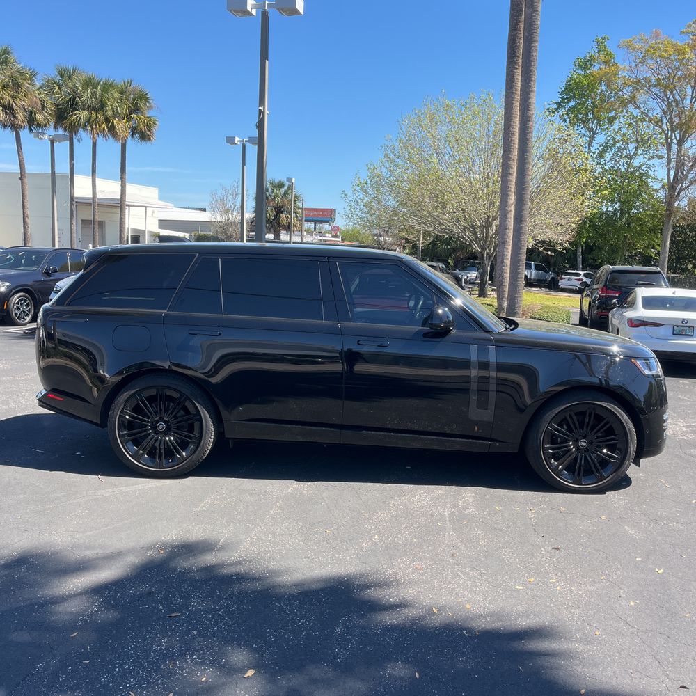 2023 Land Rover Range Rover P530 SE LWB