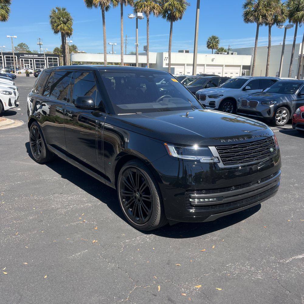 2023 Land Rover Range Rover P530 SE LWB