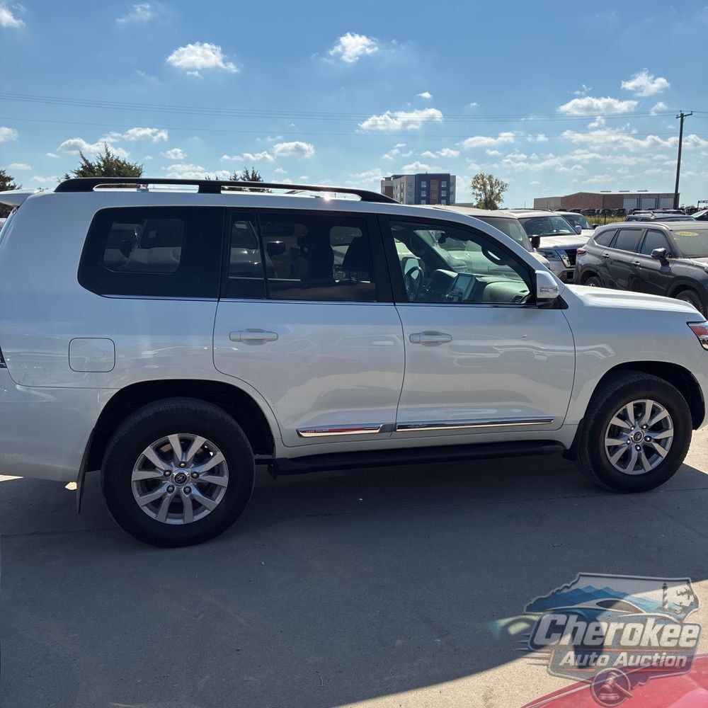 2020 Toyota Land Cruiser Base