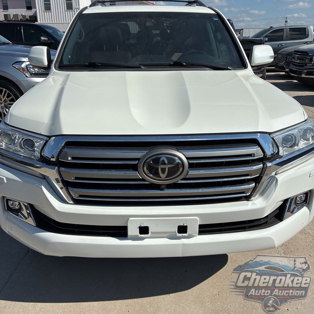 2020 Toyota Land Cruiser Base