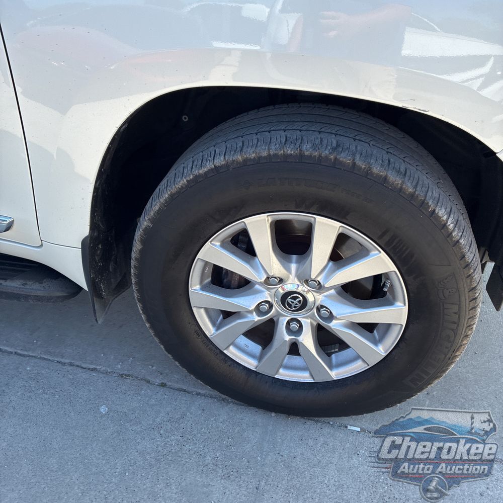2020 Toyota Land Cruiser Base