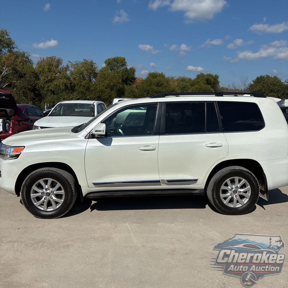 2020 Toyota Land Cruiser Base