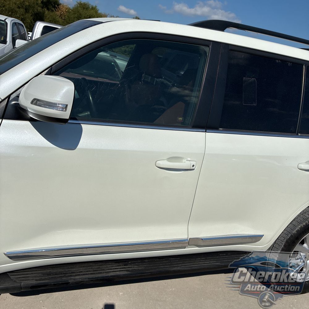 2020 Toyota Land Cruiser Base