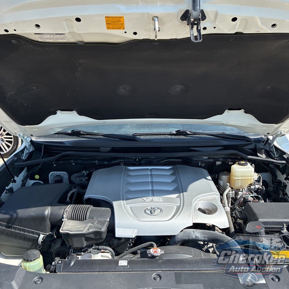 2020 Toyota Land Cruiser Base