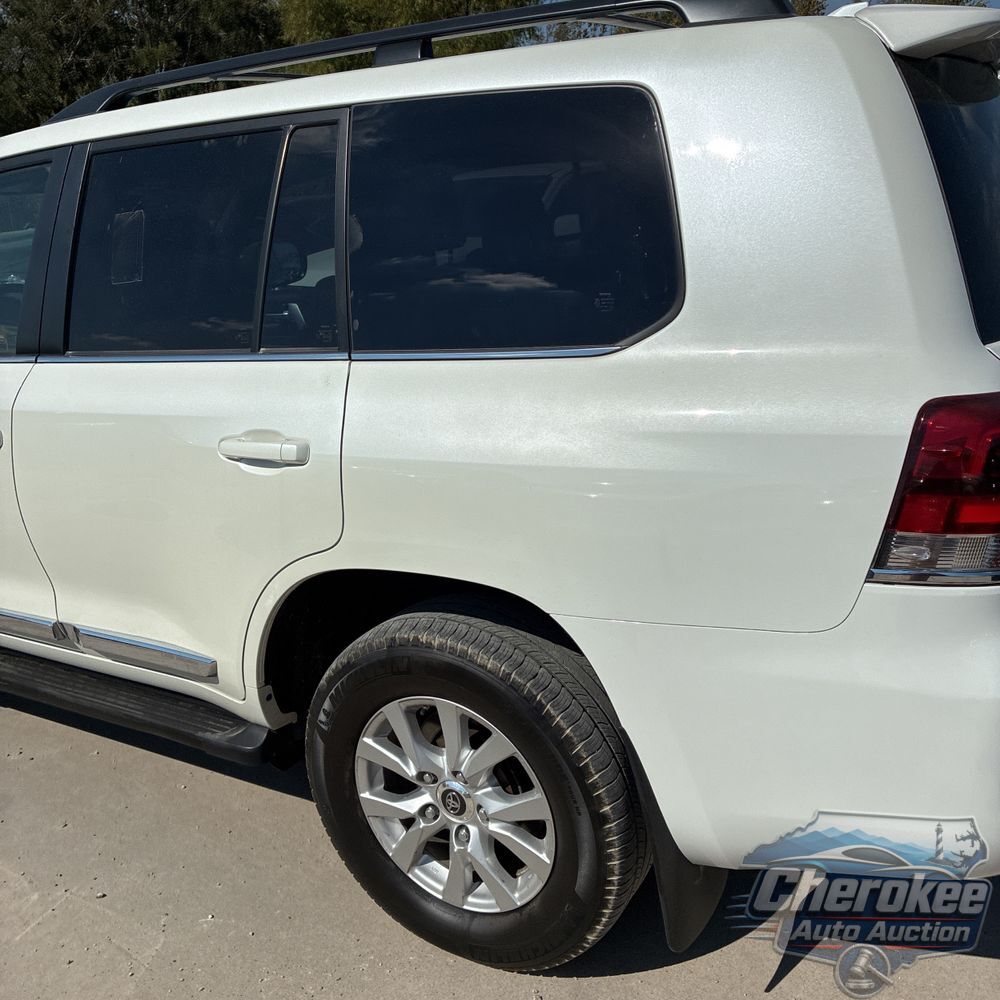 2020 Toyota Land Cruiser Base
