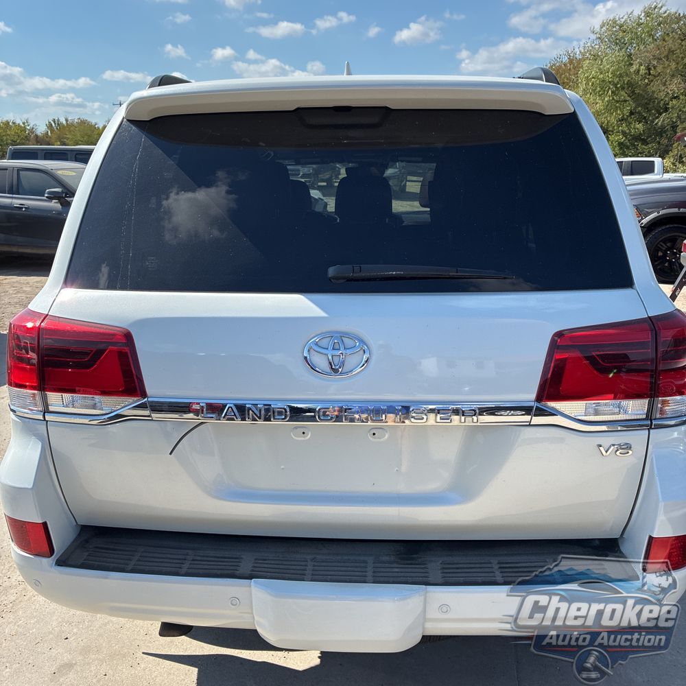 2020 Toyota Land Cruiser Base