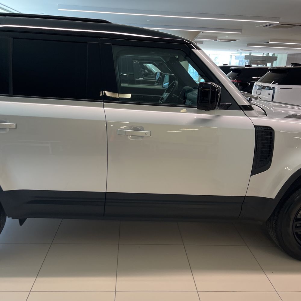 2024 Land Rover Defender 110 P300 S