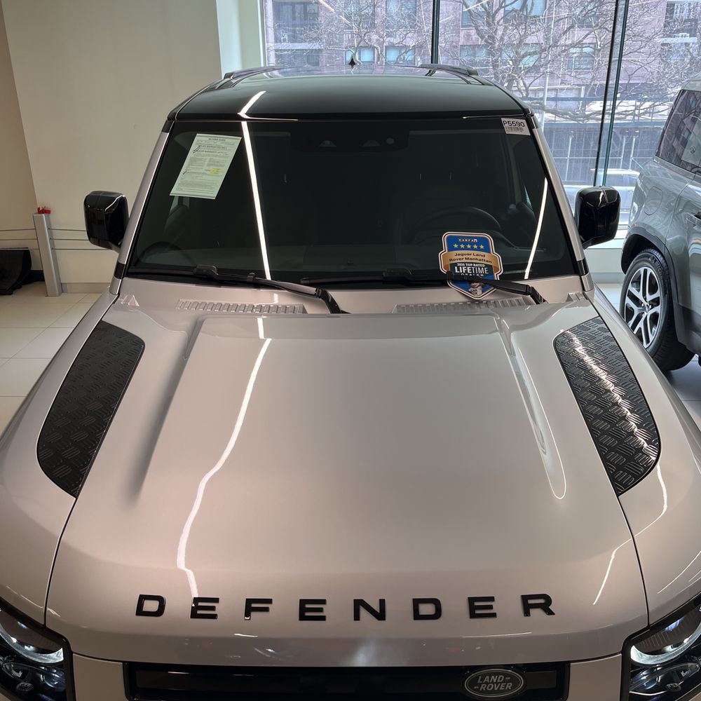 2024 Land Rover Defender 110 P300 S