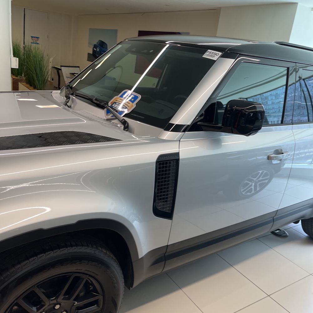 2024 Land Rover Defender 110 P300 S