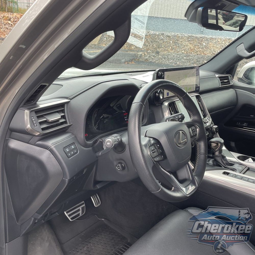 2023 Lexus LX 600 F SPORT Handling