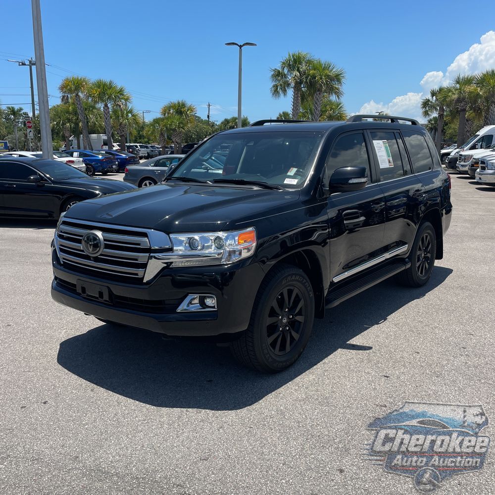 2018 Toyota Land Cruiser Base