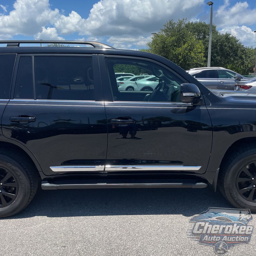 2018 Toyota Land Cruiser Base