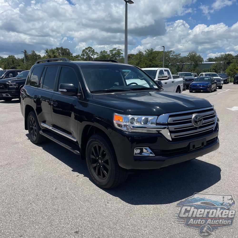 2018 Toyota Land Cruiser Base