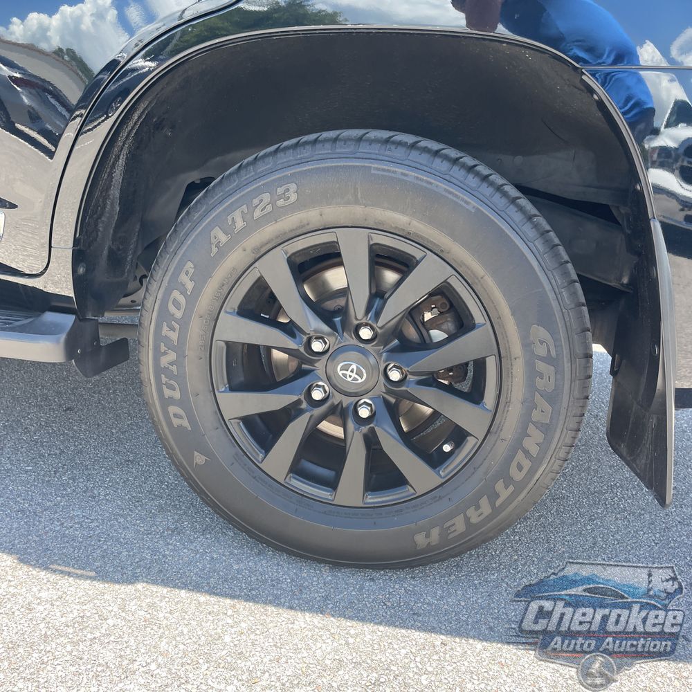 2018 Toyota Land Cruiser Base