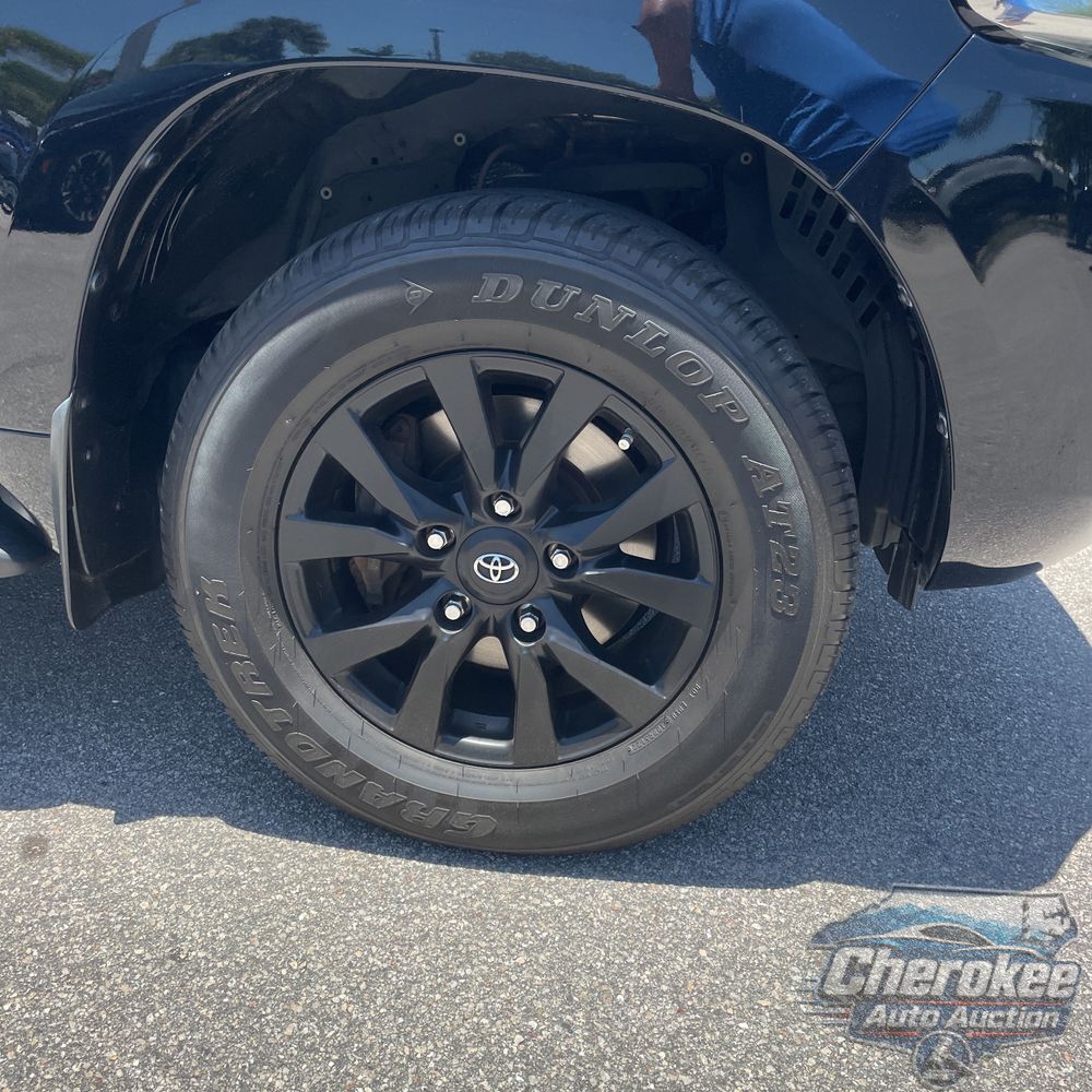 2018 Toyota Land Cruiser Base