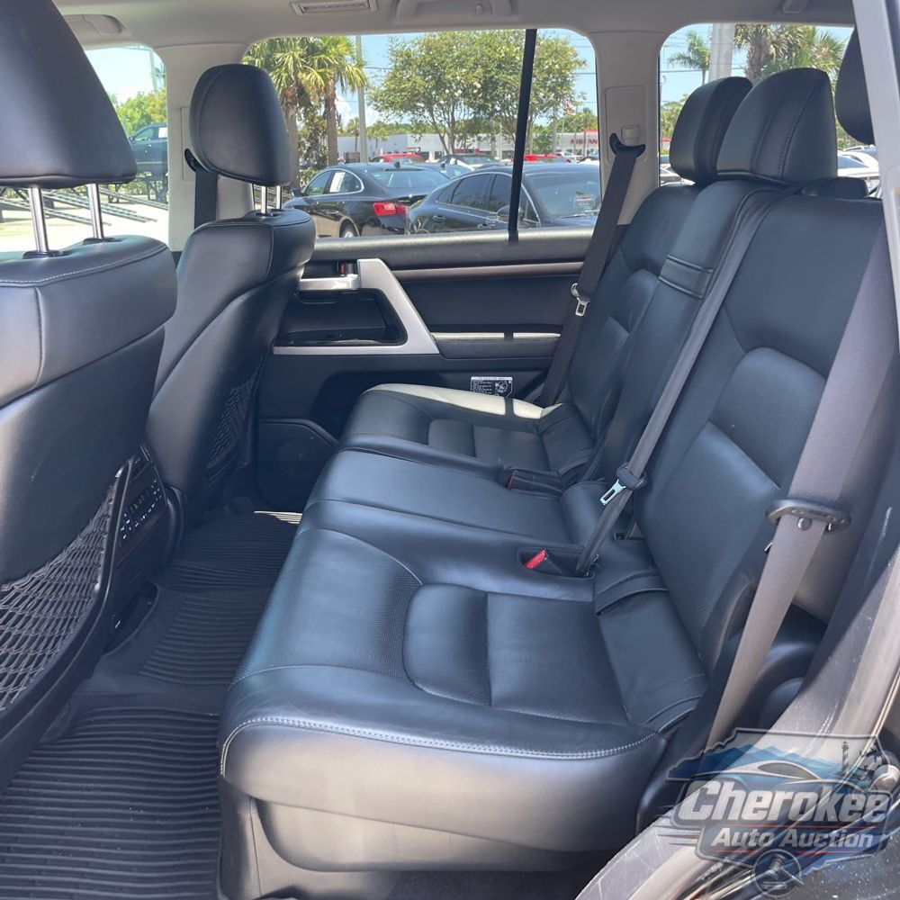 2018 Toyota Land Cruiser Base