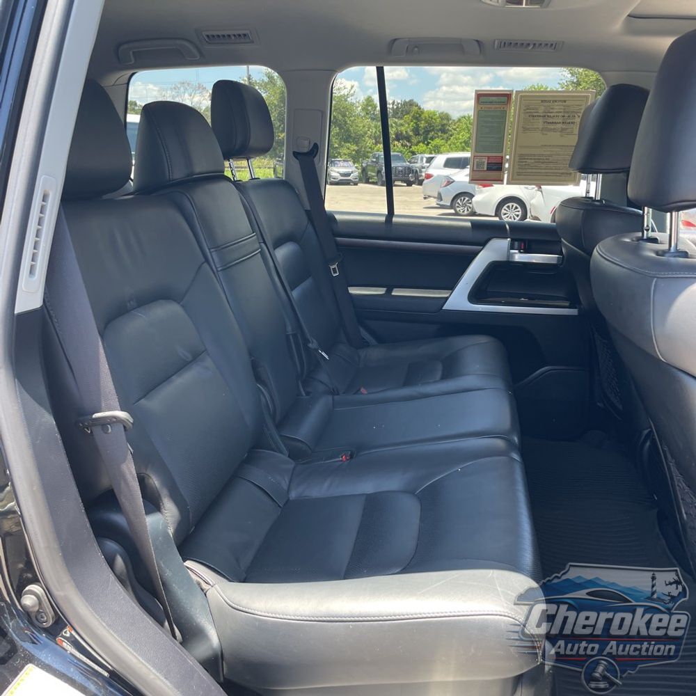 2018 Toyota Land Cruiser Base