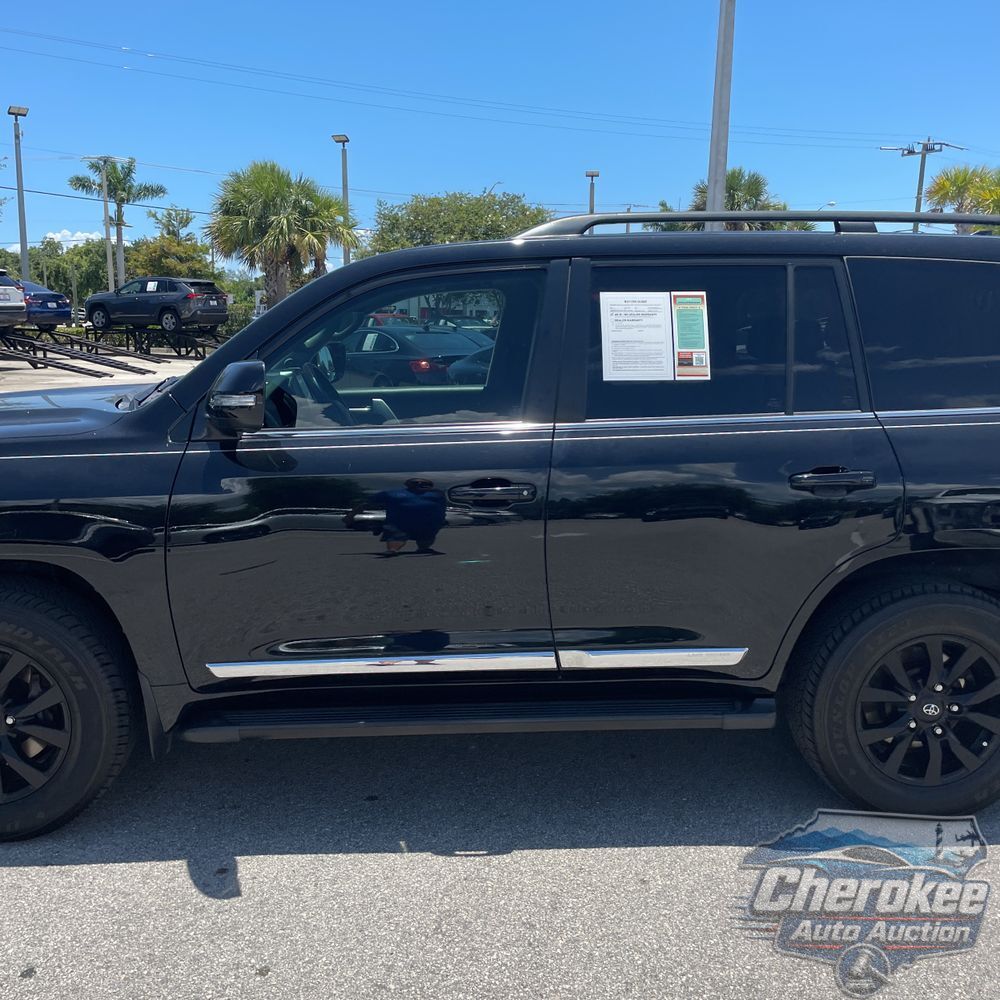 2018 Toyota Land Cruiser Base