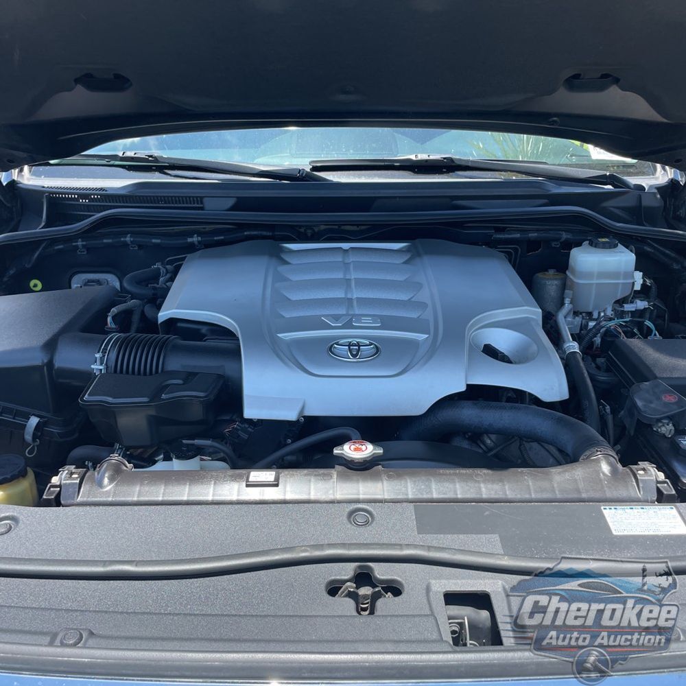 2018 Toyota Land Cruiser Base