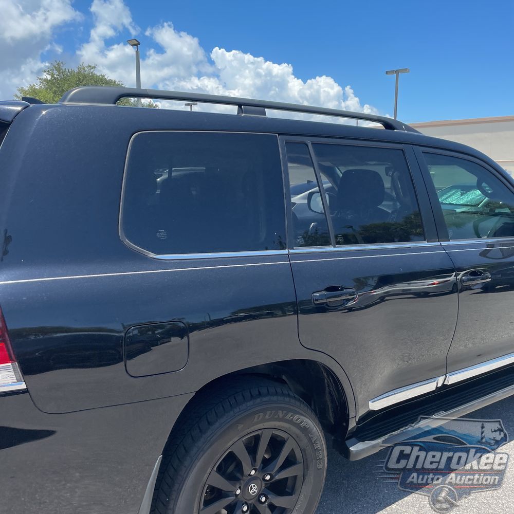 2018 Toyota Land Cruiser Base