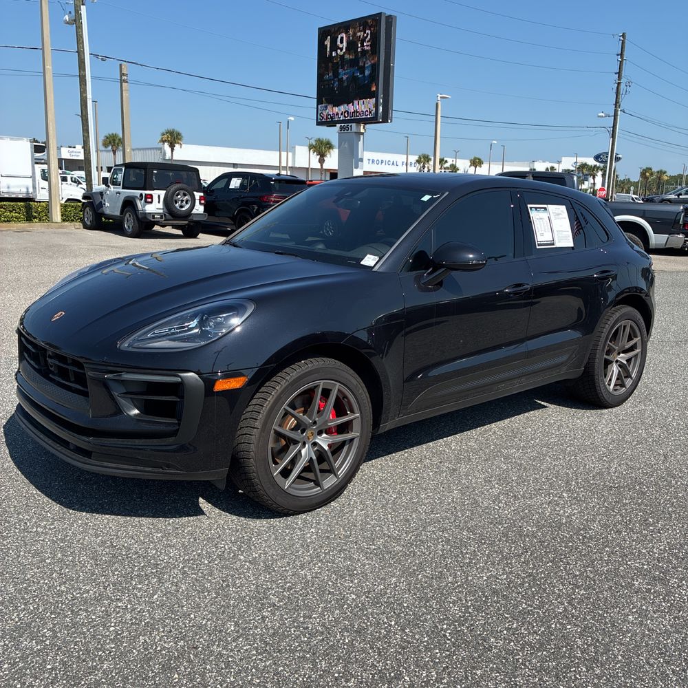 2022 Porsche Macan S