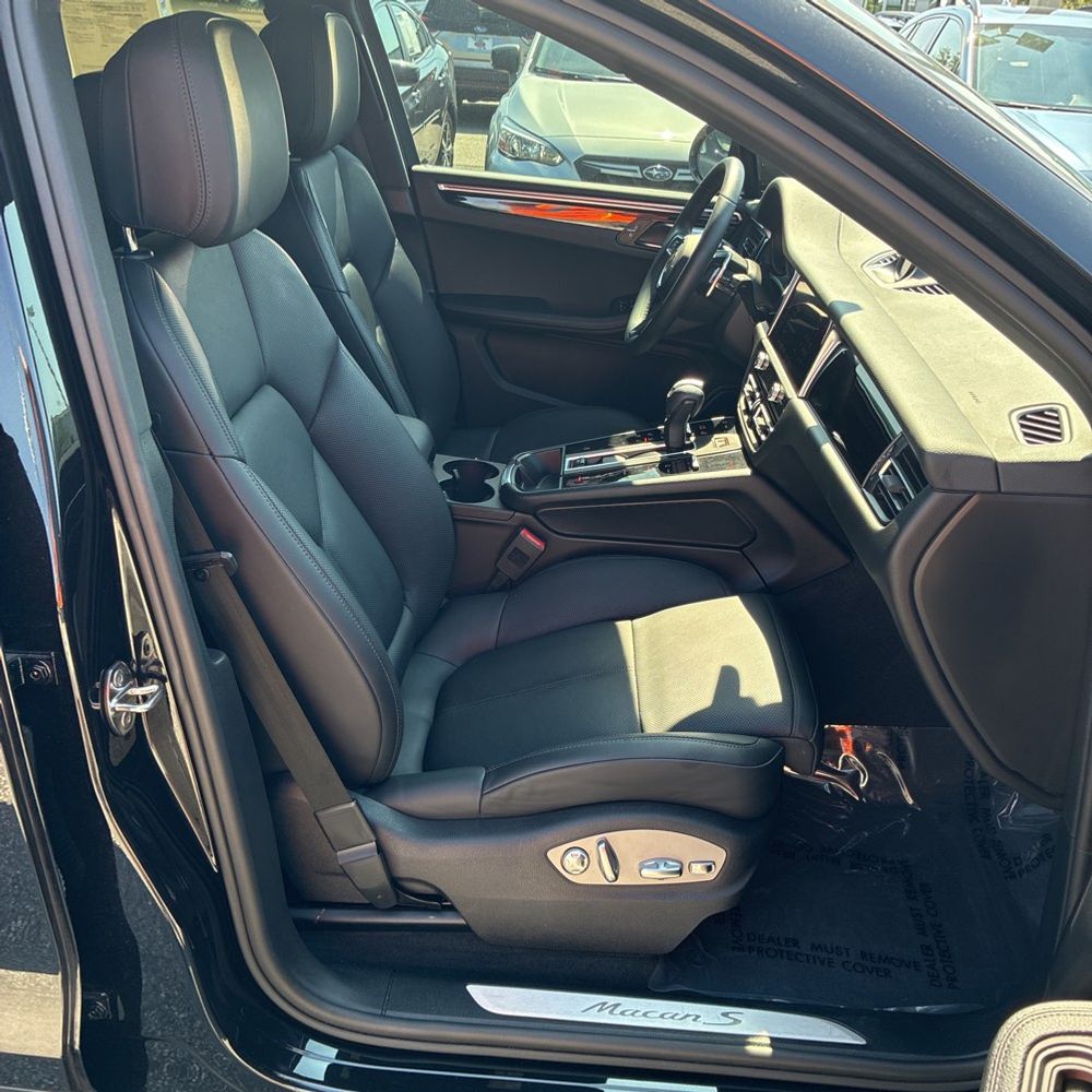 2022 Porsche Macan S