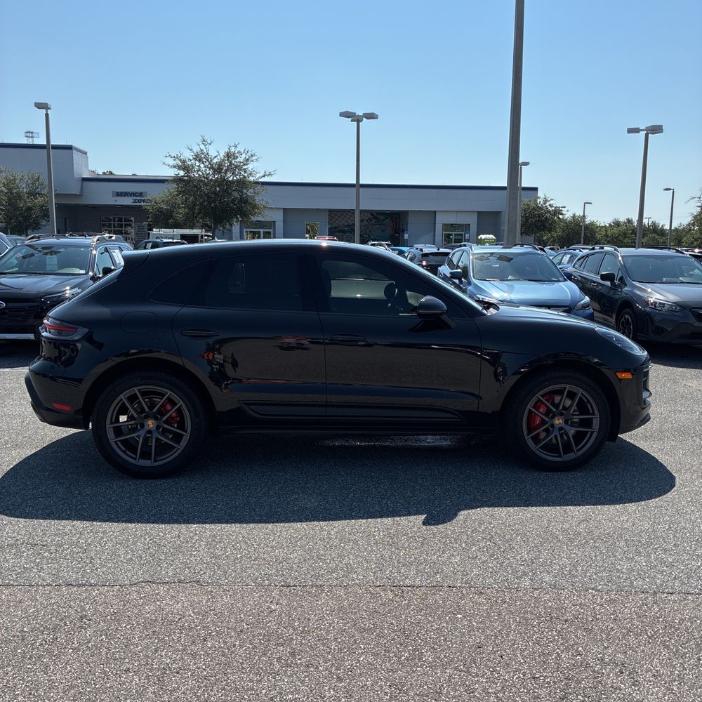 2022 Porsche Macan S