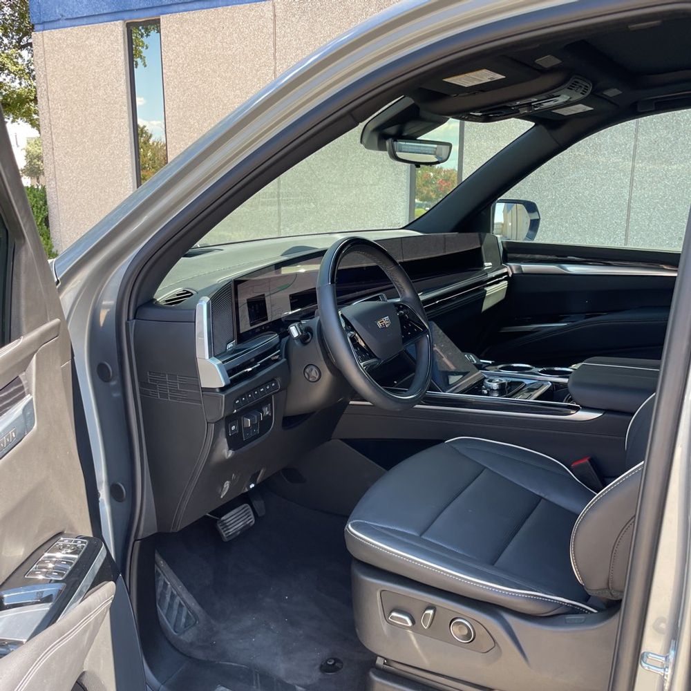 2025 Cadillac Escalade ESV Sport