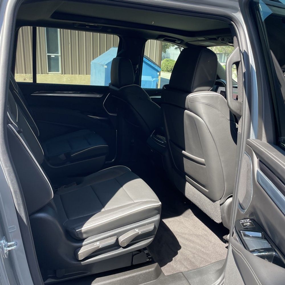 2025 Cadillac Escalade ESV Sport