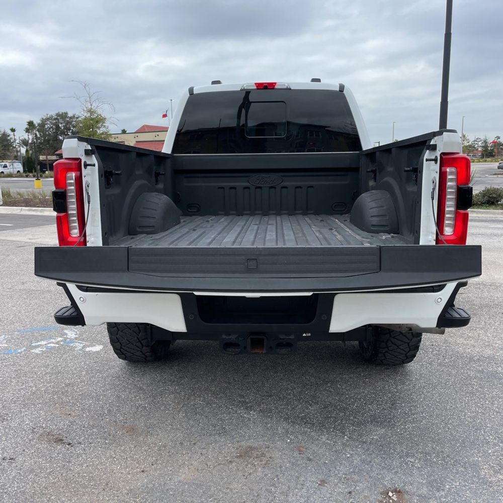 2023 Ford F-350 Super Duty Lariat