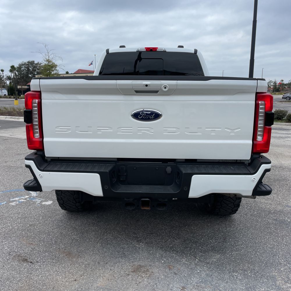 2023 Ford F-350 Super Duty Lariat