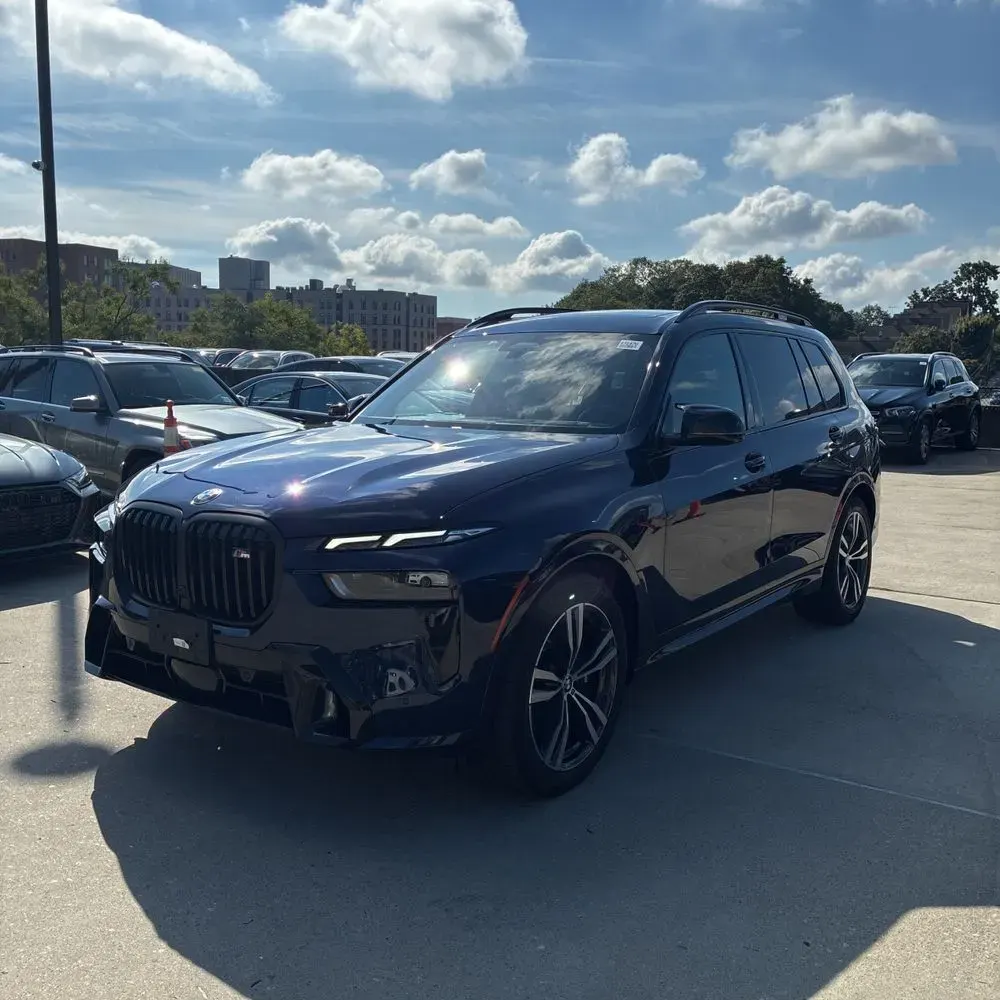 2023 BMW X7