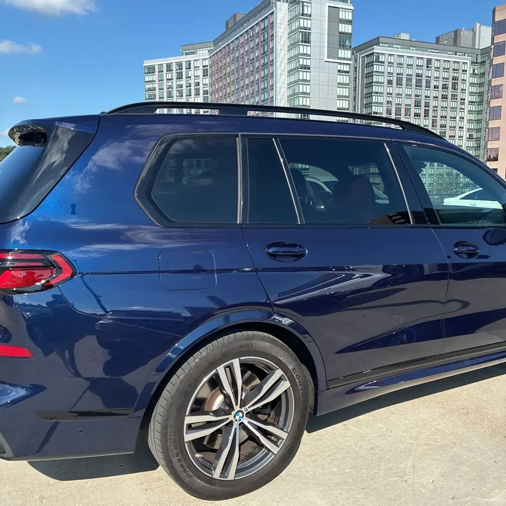 2023 BMW X7 M60i
