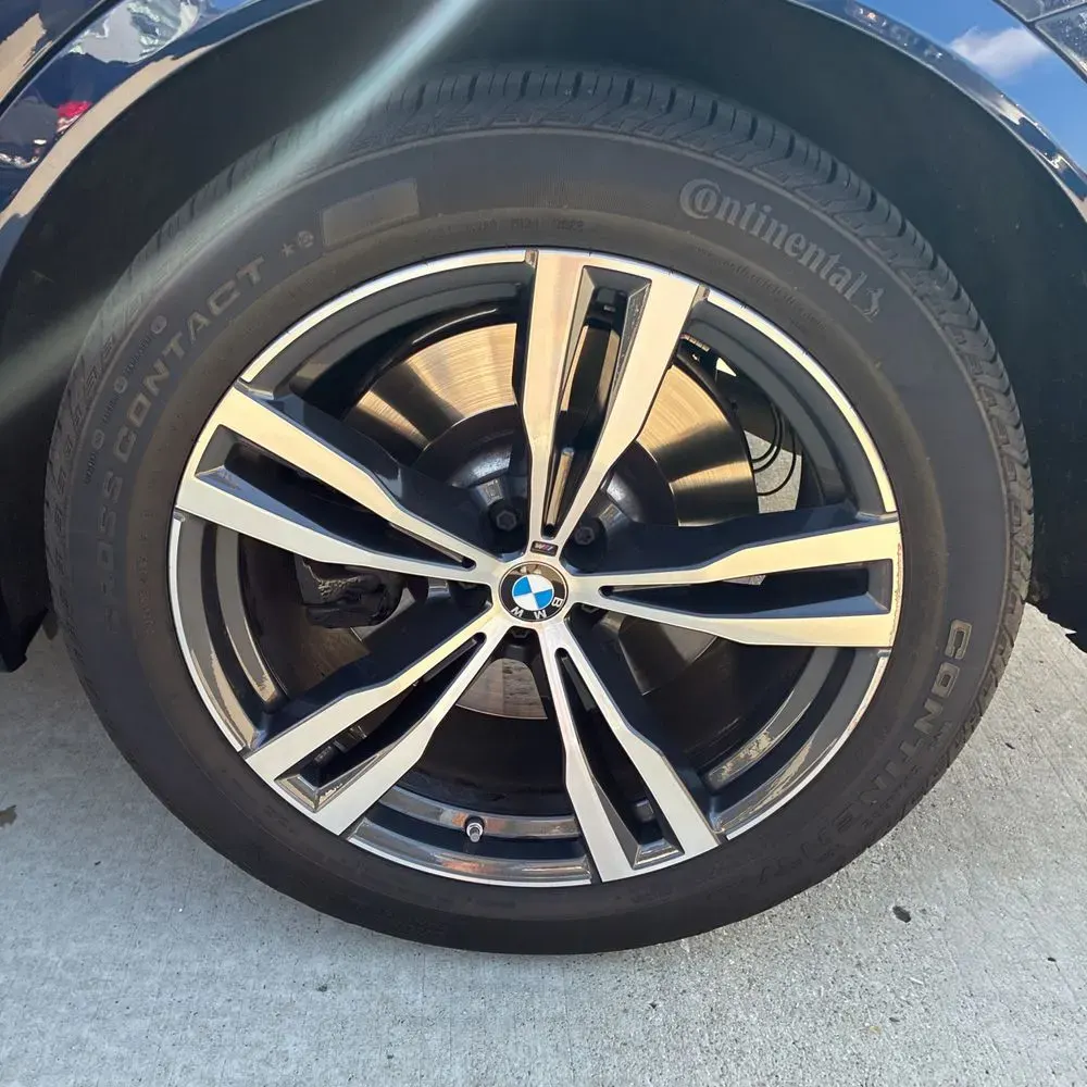 2023 BMW X7 M60i