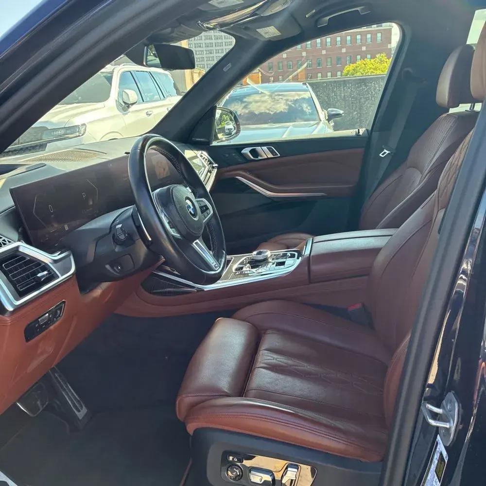 2023 BMW X7 M60i