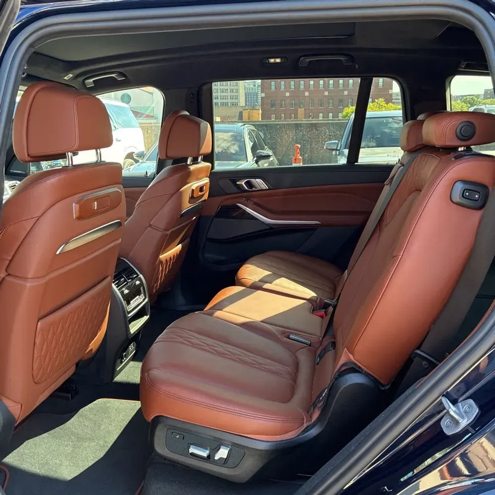 2023 BMW X7 M60i
