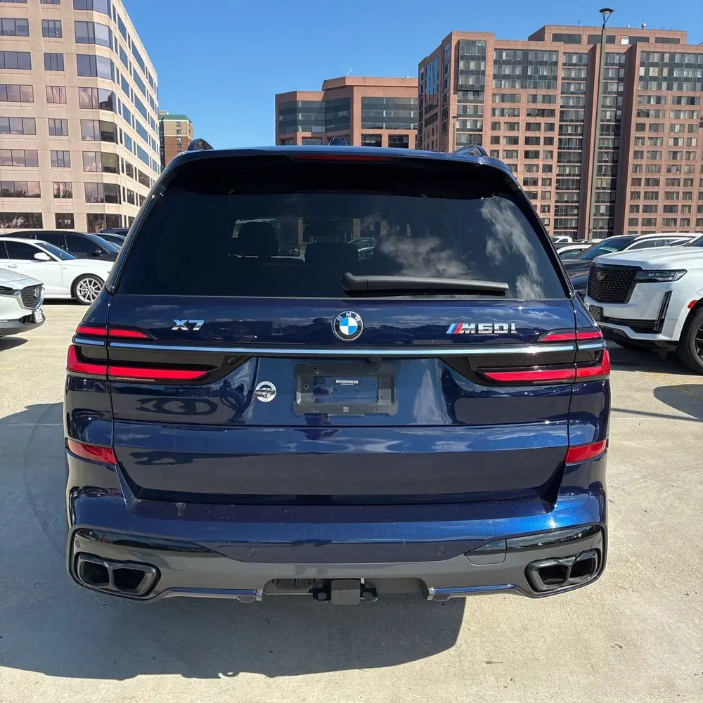 2023 BMW X7 M60i