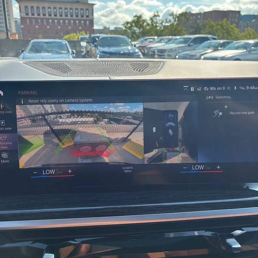 2023 BMW X7 M60i