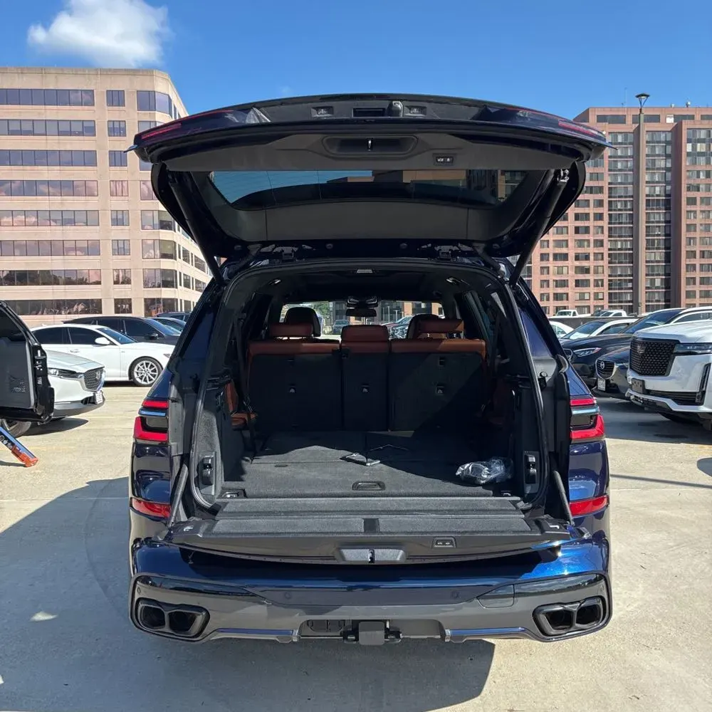2023 BMW X7 M60i