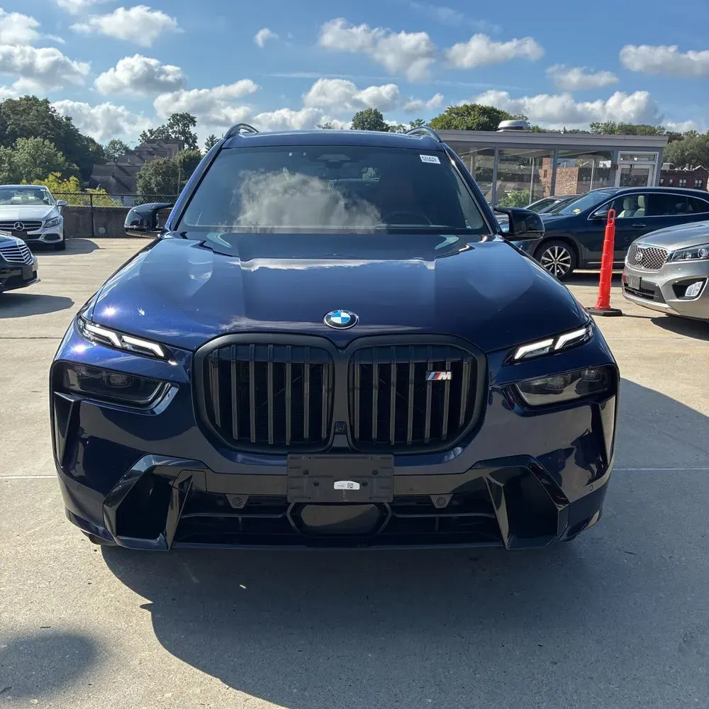 2023 BMW X7 M60i